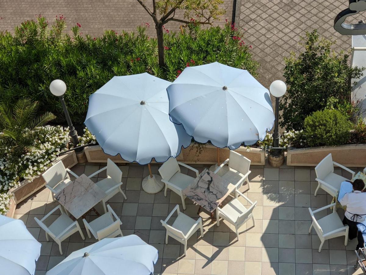 Hotel Internazionale Cesenatico Exterior foto