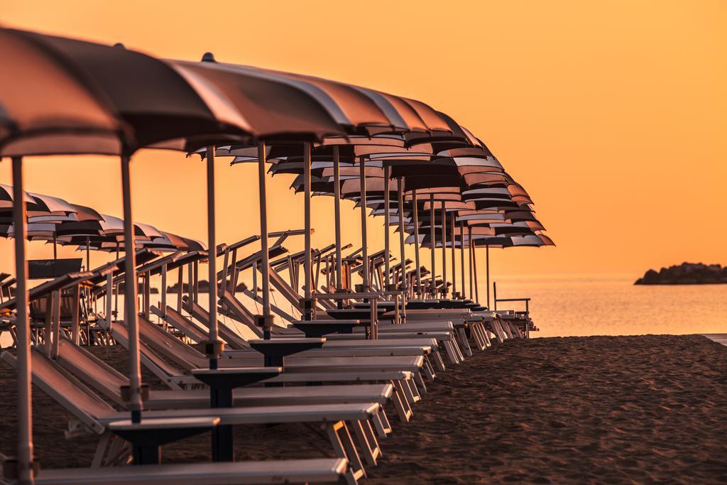 Hotel Internazionale Cesenatico Exterior foto
